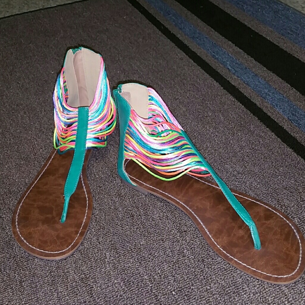 Sandals - Picture 2 of 3